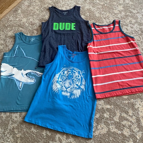 Tanks • size small bundle